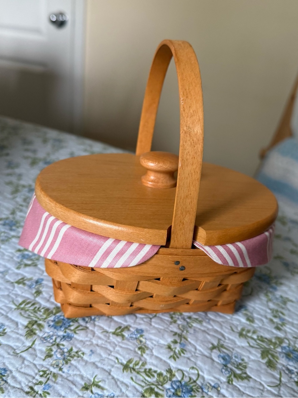 Vintage 1999 Small Wooden Longaberger Horizon of Hope basket with Plastic Liner